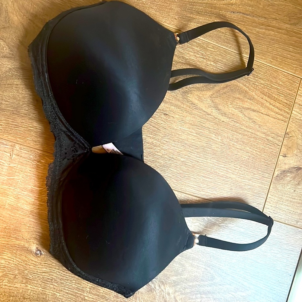 Victoria's Secret Black T-Shirt Bra with Light Padding